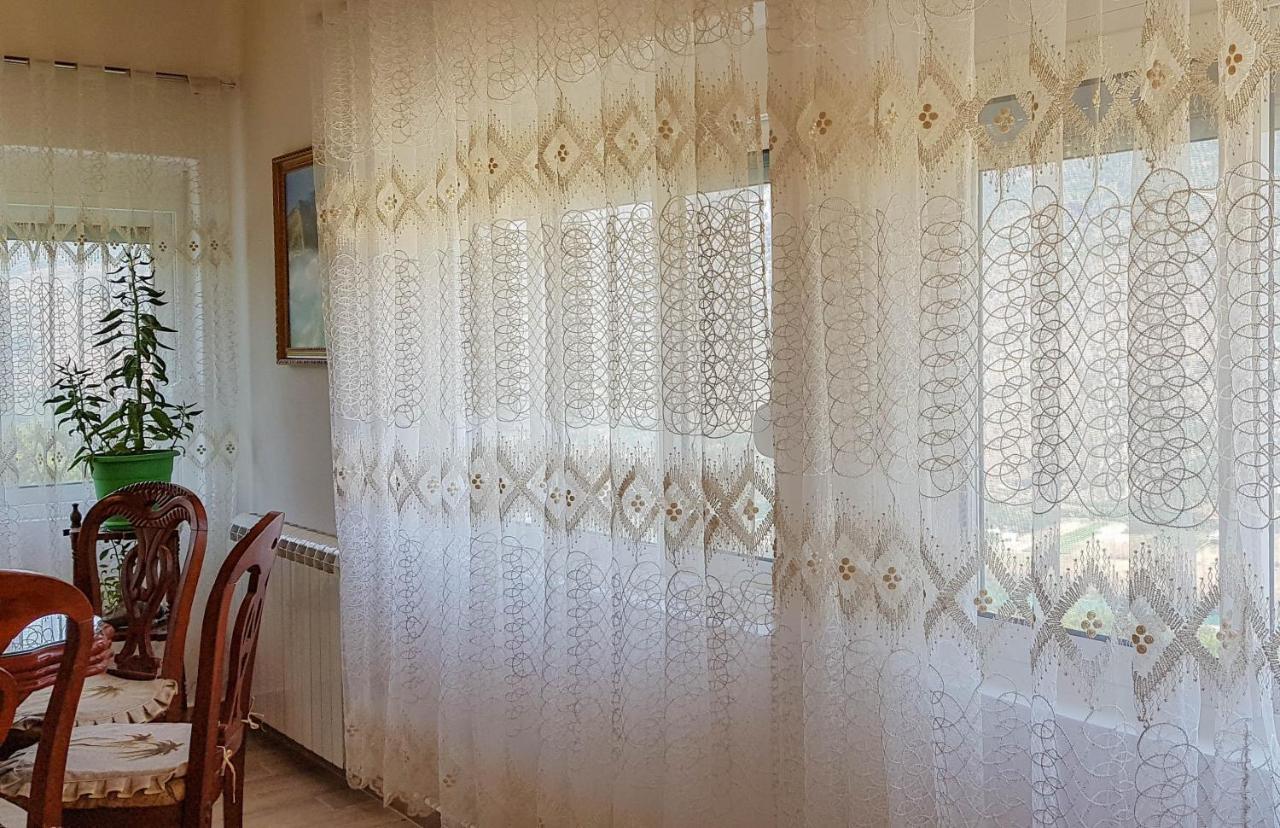 Villa Goliku Pestani Buitenkant foto