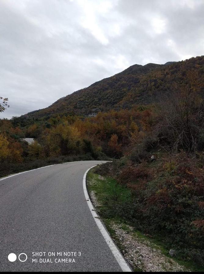 Villa Goliku Pestani Buitenkant foto