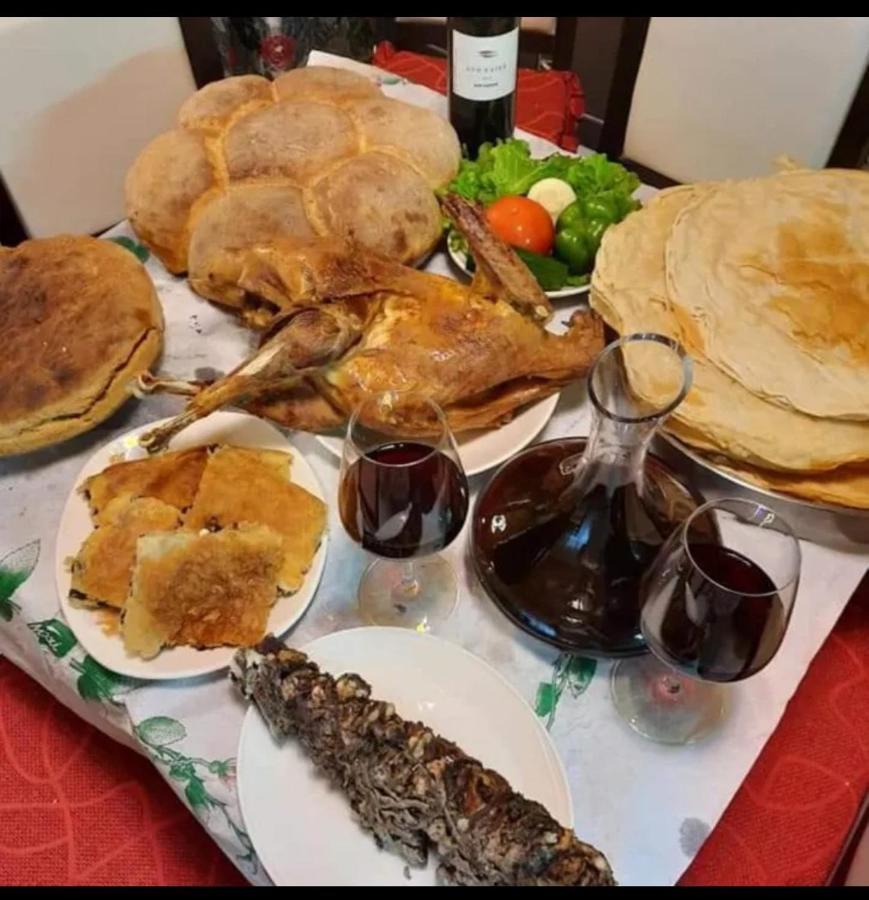 Villa Goliku Pestani Buitenkant foto