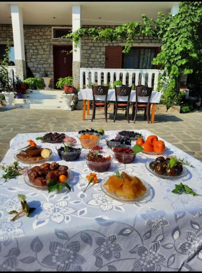 Villa Goliku Pestani Buitenkant foto