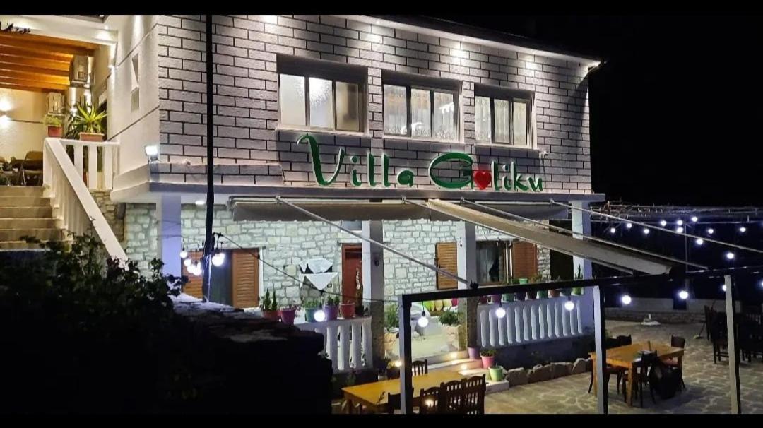 Villa Goliku Pestani Buitenkant foto