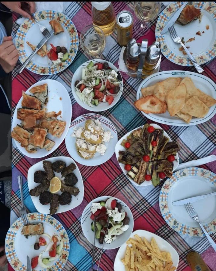Villa Goliku Pestani Buitenkant foto